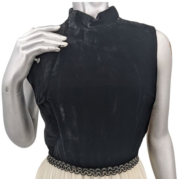 Vintage 1960's VICKY VAUGHN JUNIOR Black Velvet Ivory Chiffon Lettuce Edge Dress - Picture 2 of 9